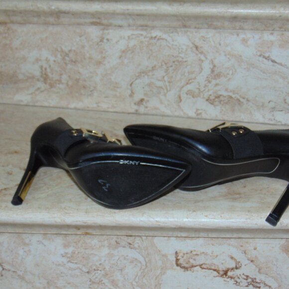 DKNY Genevieve Stiletto Black & Gold Spell Out Pump Heels Pointed Toe- Size 7.5 - Picture 9 of 9